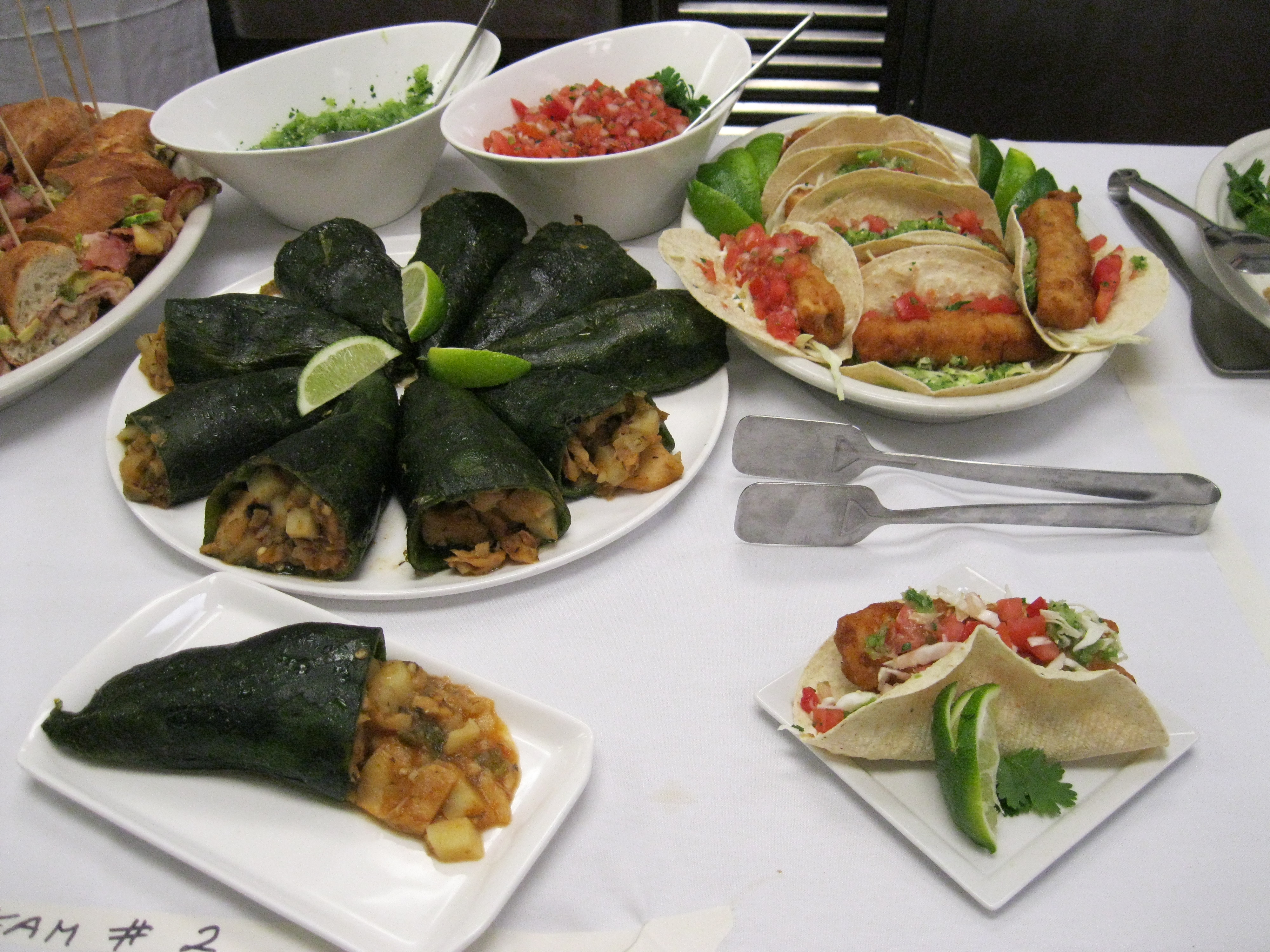 cozinha-mexicana-poblano-relleno-e-fish-tacos-poblano-recheado-e-tacos-de-peixe